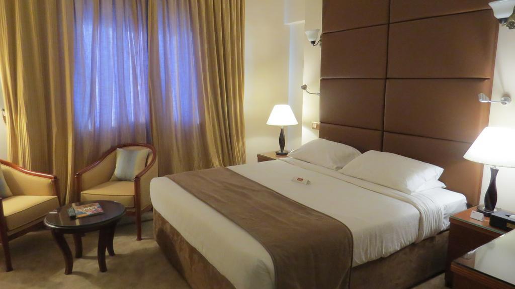 The Park Hotel Formerly Дубай Экстерьер фото